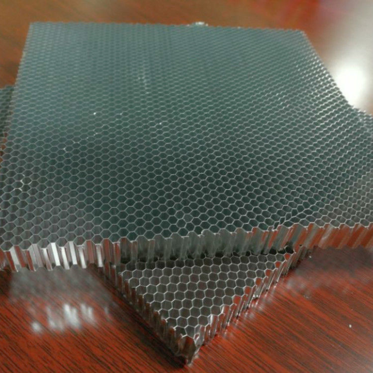 âme en nid d'abeilles en aluminium d'épaisseur de 0.08mm pour le classement de porte et de Cabinet