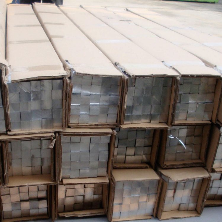 Âme en nid d'abeilles en aluminium non-expansée de bloc 50 microns de surface claire pointue de trou