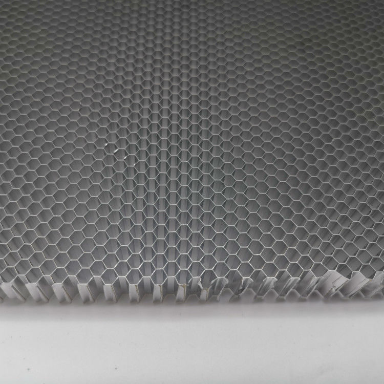 âme en nid d'abeilles en aluminium d'épaisseur de 0.08mm pour le classement de porte et de Cabinet